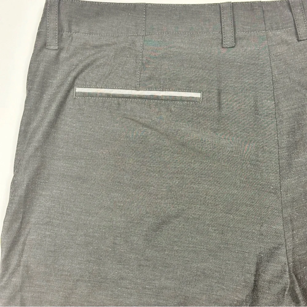 Tommy Bahama- Men’s Gray Athletic Marlin Shorts, Size 40